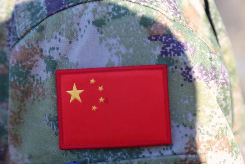 张小斐的新戏路：喜剧转电影，穿搭在线！惊艳品牌乐坛